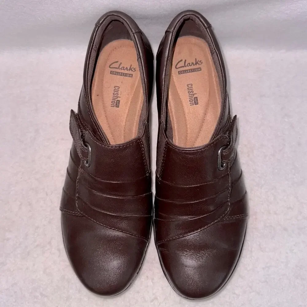 EUC Women’s Clarks Dark Brown Leather Slip-on Comfort Loafers size 8.5